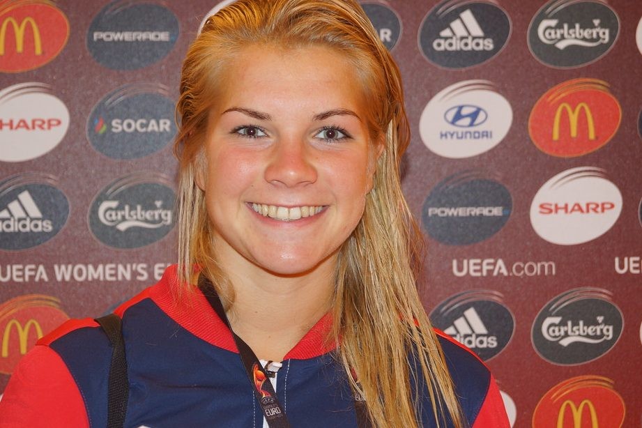 You are currently viewing Ada Hegerberg