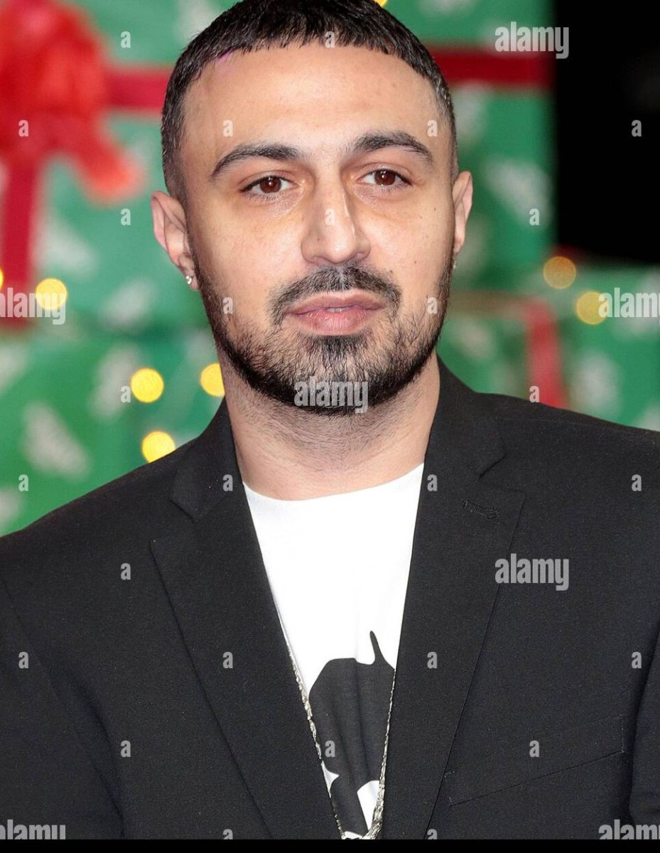 You are currently viewing Adam Deacon