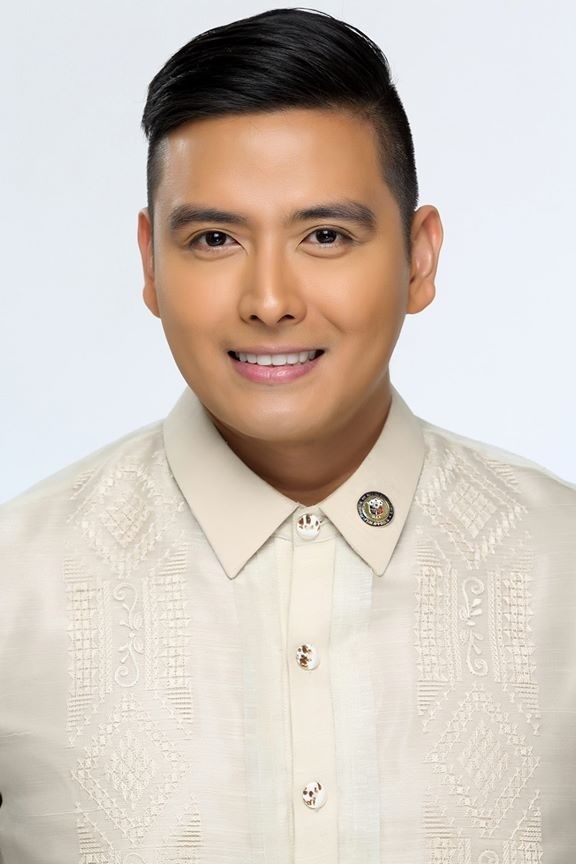 You are currently viewing Alfred Vargas