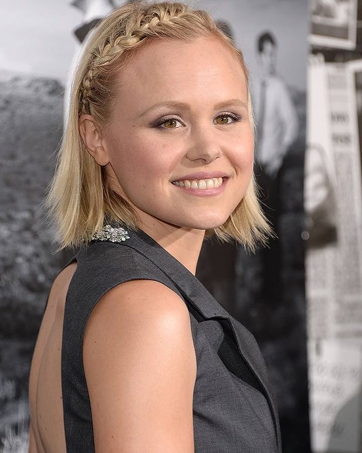 You are currently viewing Alison Pill