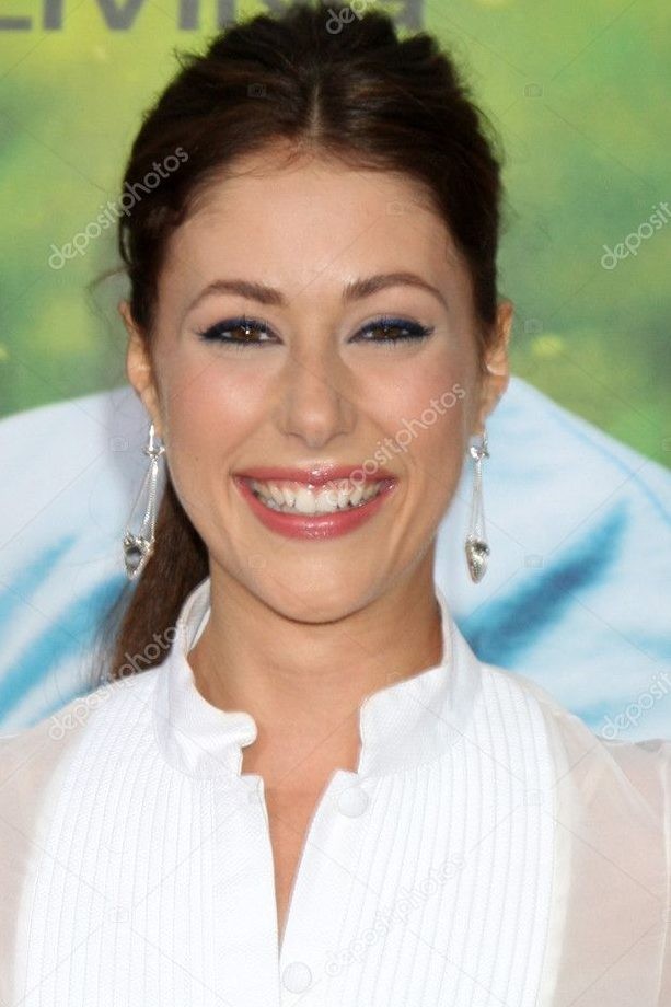 You are currently viewing Amanda Crew