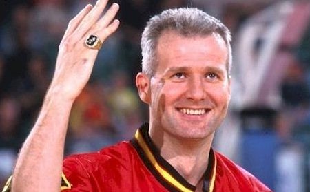 You are currently viewing Andrew Gaze