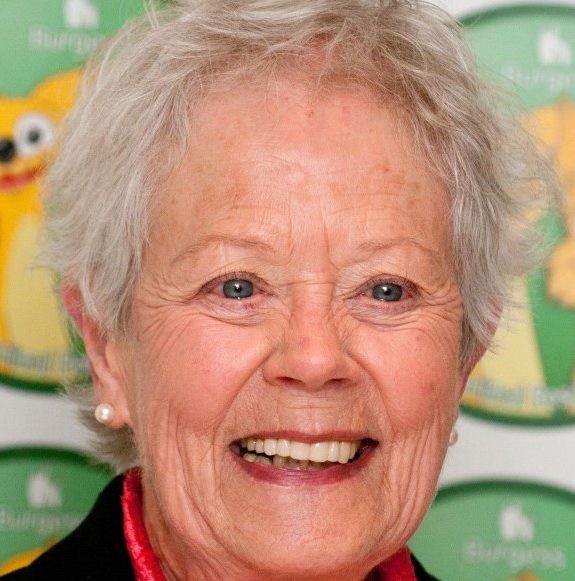 Annette Crosbie