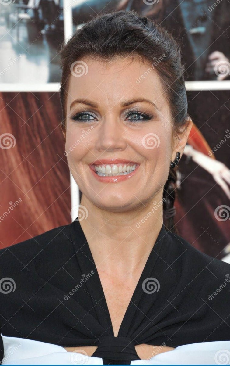 You are currently viewing Bellamy Young