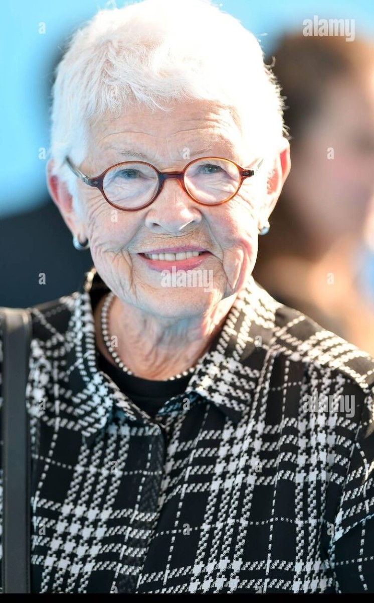 You are currently viewing Betty DeGeneres
