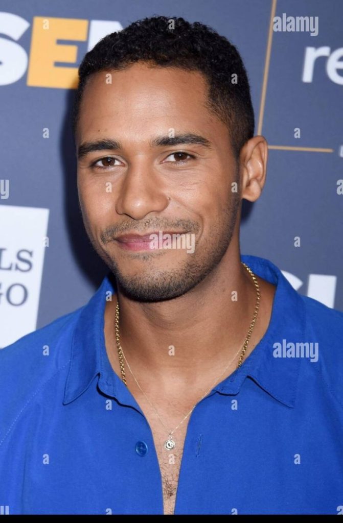 Elliot Knight