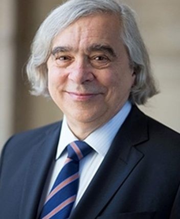 You are currently viewing Ernest Moniz