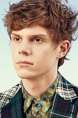 You are currently viewing Evan Peters