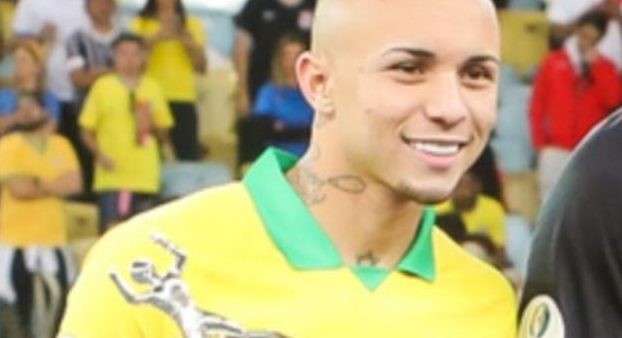 Everton Soares