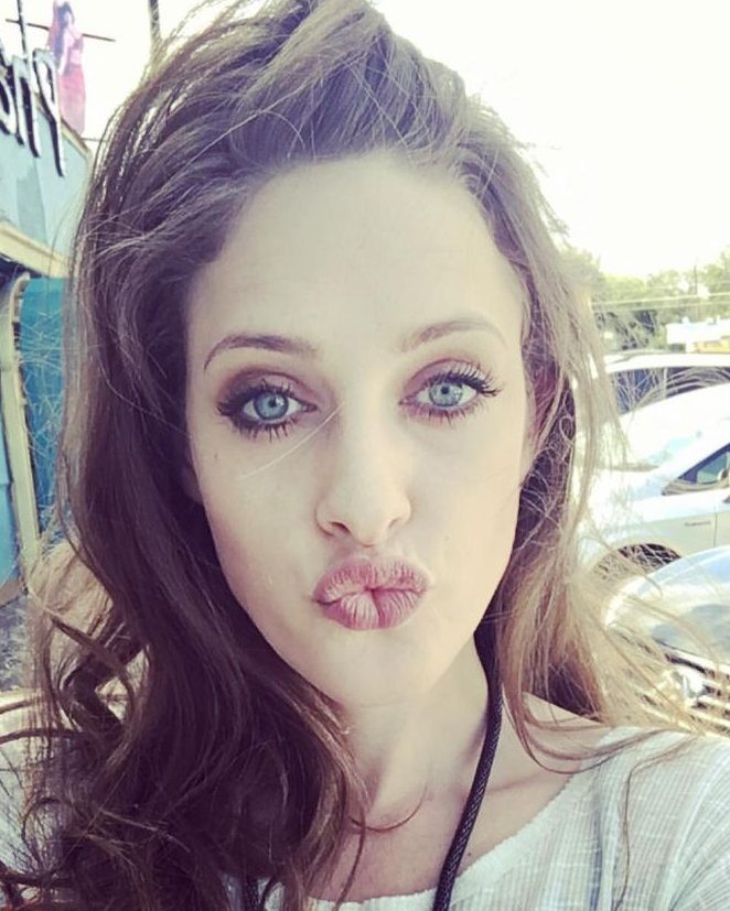 Carly Chaikin