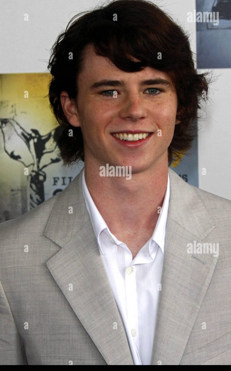 Charlie McDermott