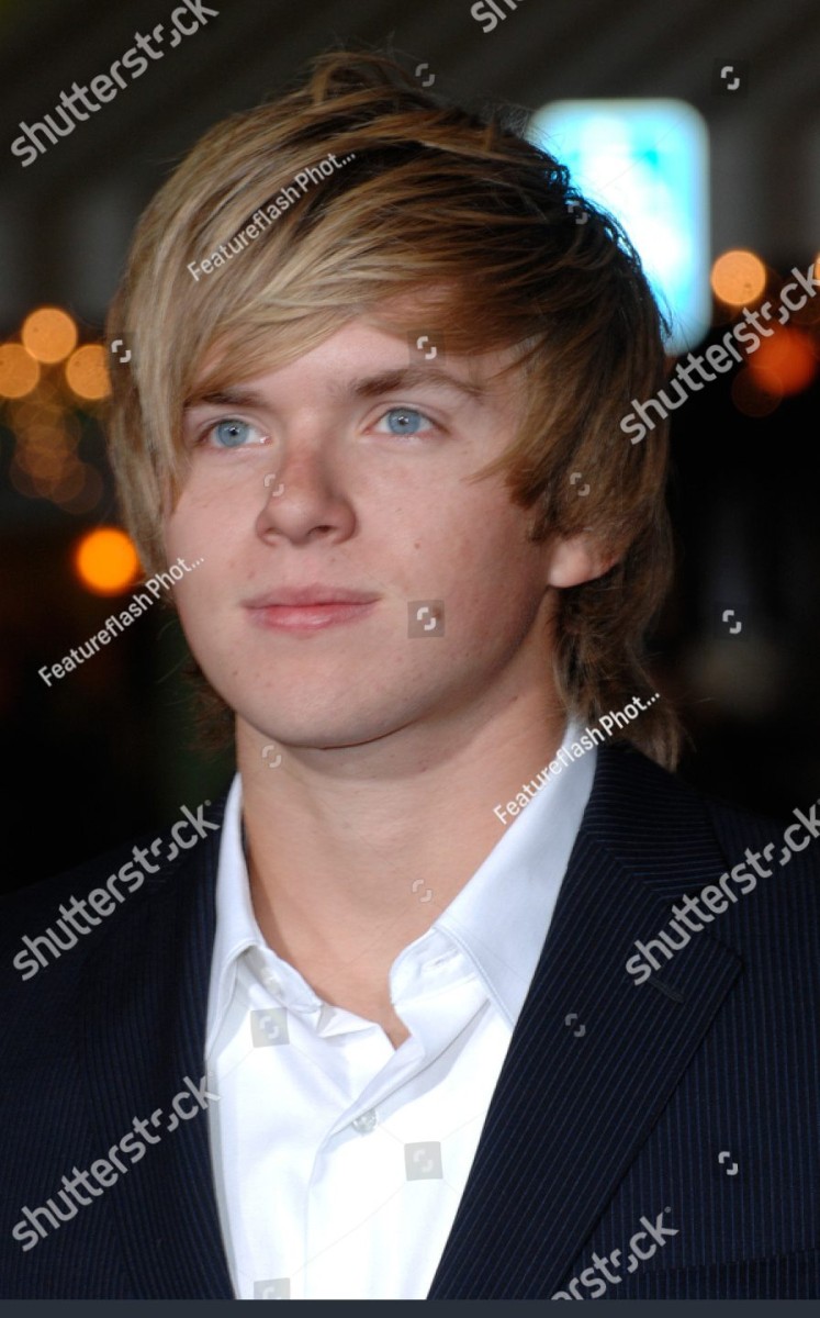 Chris Brochu