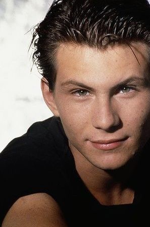 You are currently viewing Christian Slater