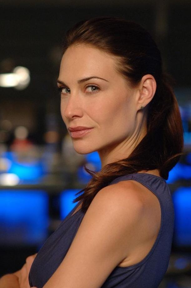 Claire Forlani