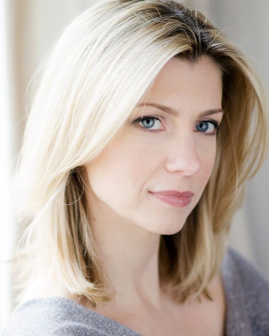 You are currently viewing Claire Goose