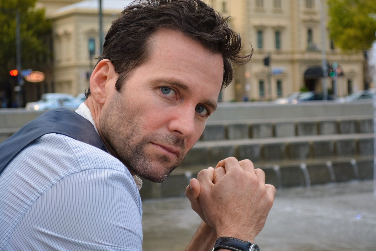 You are currently viewing Eion Bailey