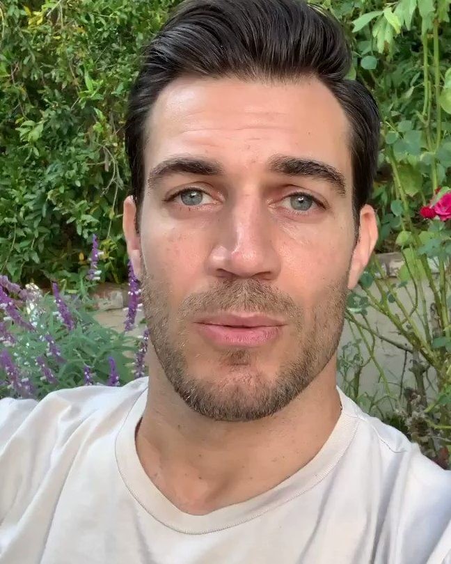 You are currently viewing Evan Antin