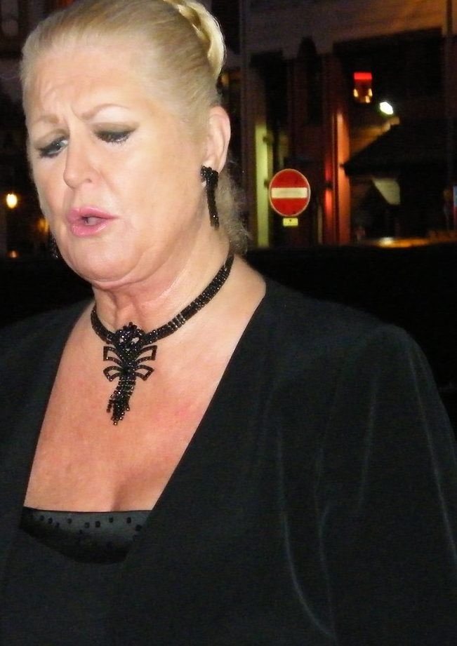 You are currently viewing Kim Woodburn