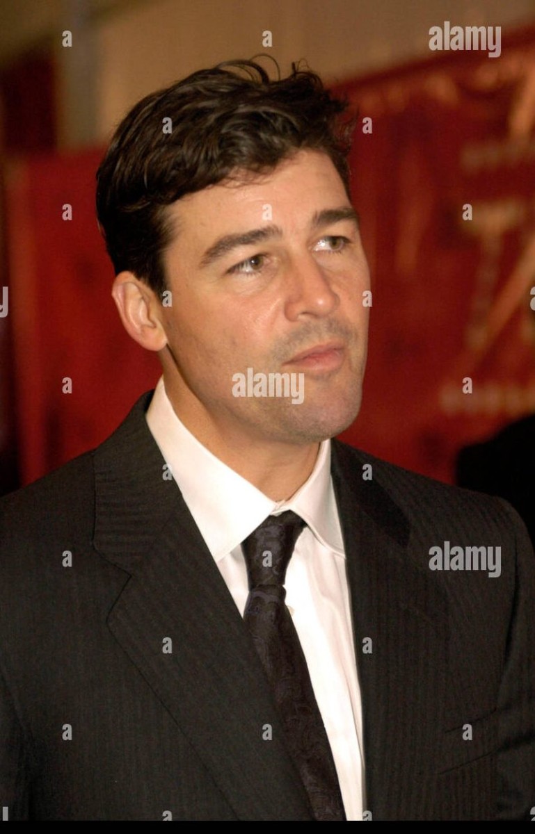 You are currently viewing Kyle Chandler