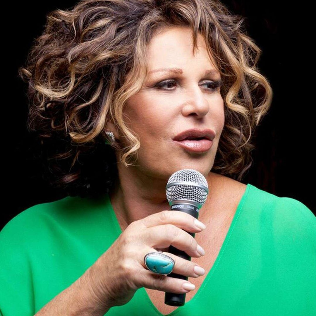 You are currently viewing Lainie Kazan