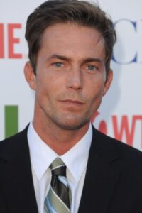 Desmond Harrington